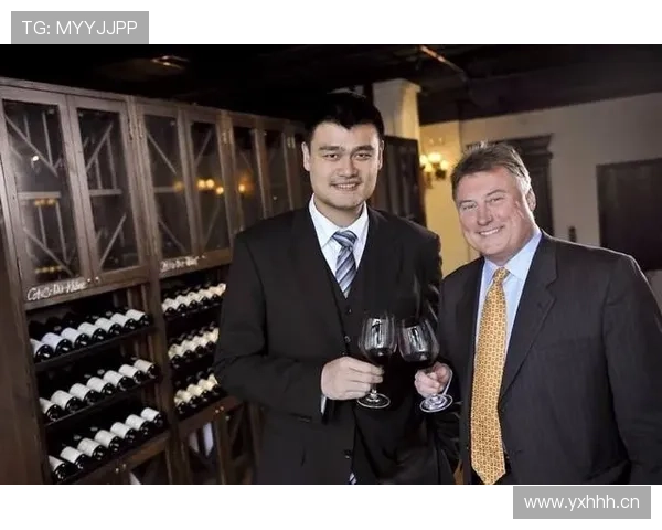 姚明家那酒窖和门口保安，刷到我还以为进错片场